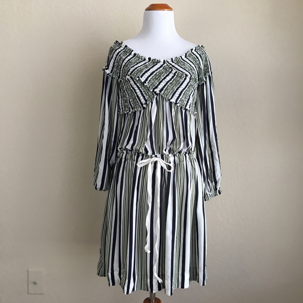 LOU &GRAY Crisscross smocked Dress - Picture 3 of 7